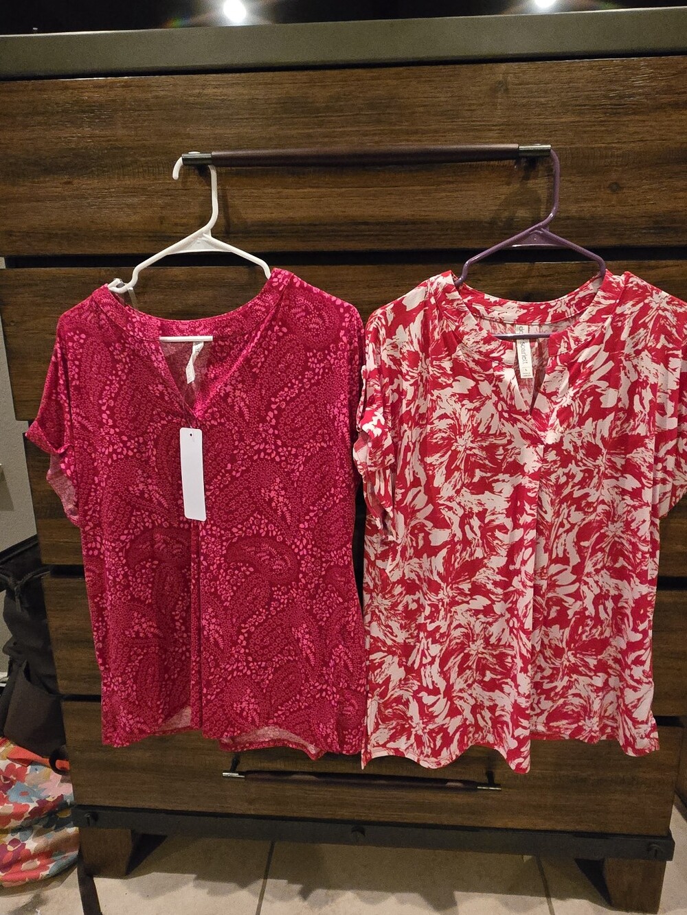 Dear Scarlett Red Short Sleeve Size Large NEW